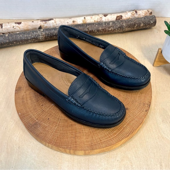 Weejuns Shoes - NWOB G.H. Bass Weejuns | Kathleen Classic Penny Loafers Navy Leather Size 6